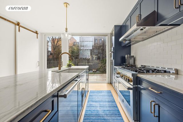 502 PRESIDENT Street, New York City, NY 11215