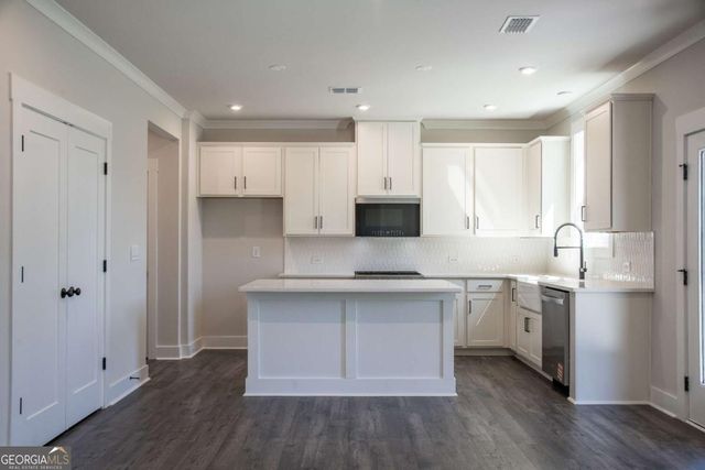 142 Henley Street W 11, Canton, GA 30114