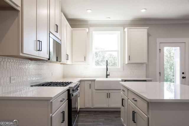 142 Henley Street W 11, Canton, GA 30114