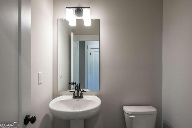 142 Henley Street W 11, Canton, GA 30114