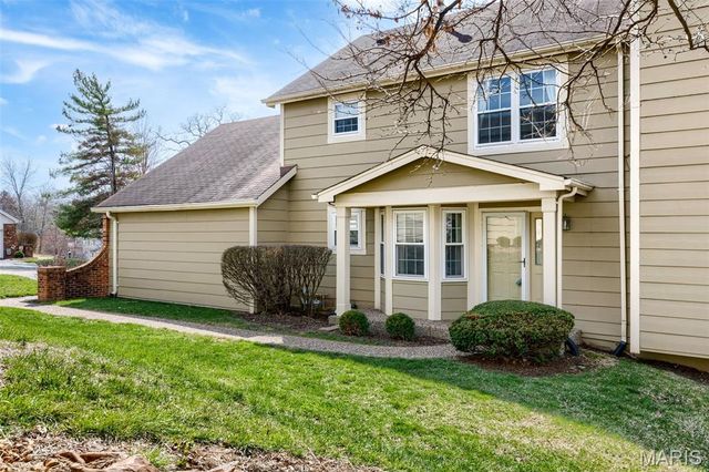 3126 Autumn Trace Drive, Maryland Heights, MO 63043