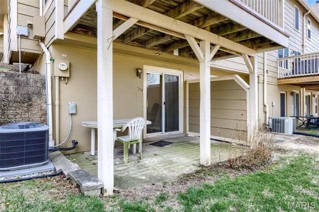 3126 Autumn Trace Drive, Maryland Heights, MO 63043