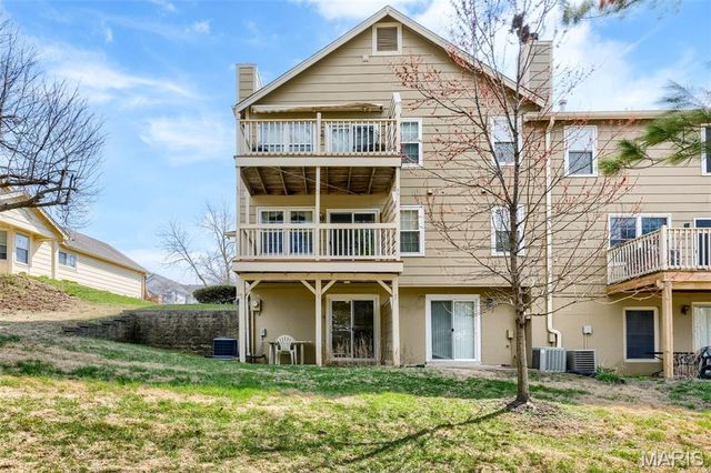 3126 Autumn Trace Drive, Maryland Heights, MO 63043