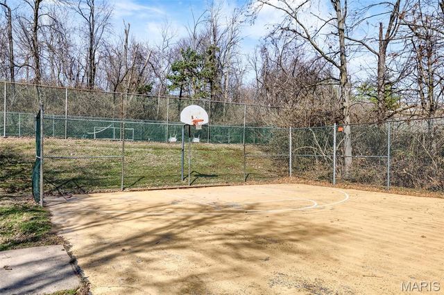 3126 Autumn Trace Drive, Maryland Heights, MO 63043