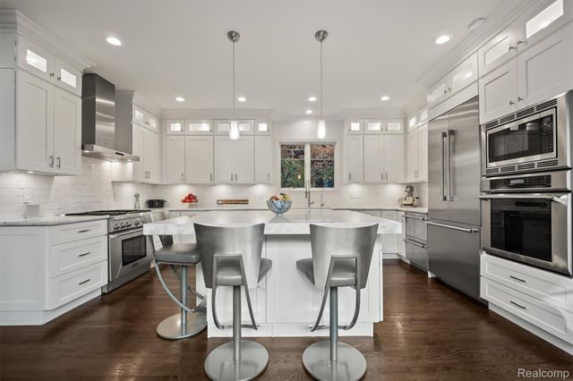 570 Pierce Street, Birmingham, MI 48009