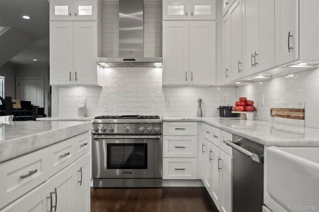 570 Pierce Street, Birmingham, MI 48009