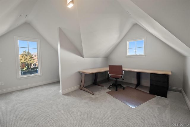 570 Pierce Street, Birmingham, MI 48009