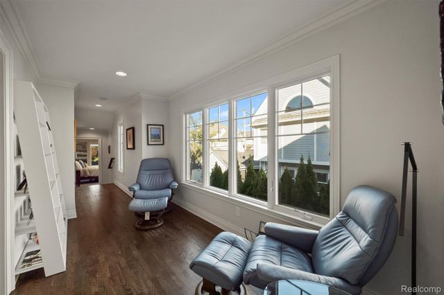 570 Pierce Street, Birmingham, MI 48009