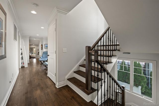 570 Pierce Street, Birmingham, MI 48009