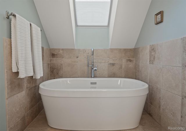 570 Pierce Street, Birmingham, MI 48009