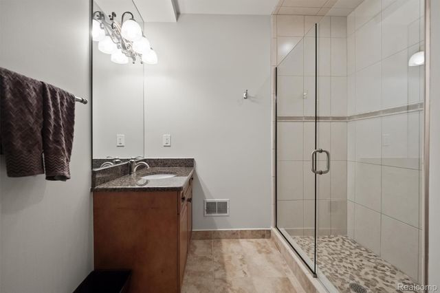 570 Pierce Street, Birmingham, MI 48009