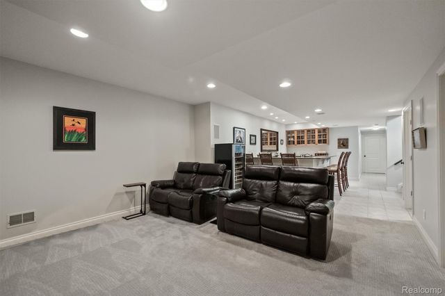 570 Pierce Street, Birmingham, MI 48009