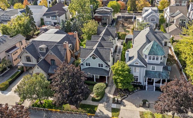 570 Pierce Street, Birmingham, MI 48009