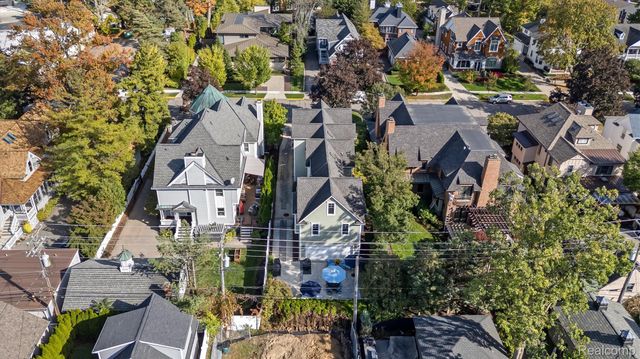 570 Pierce Street, Birmingham, MI 48009