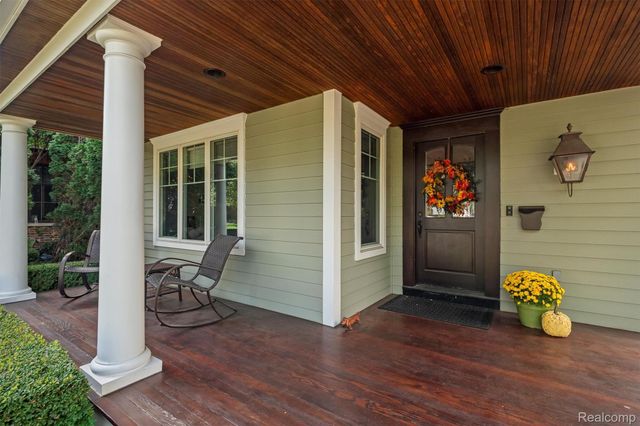 570 Pierce Street, Birmingham, MI 48009