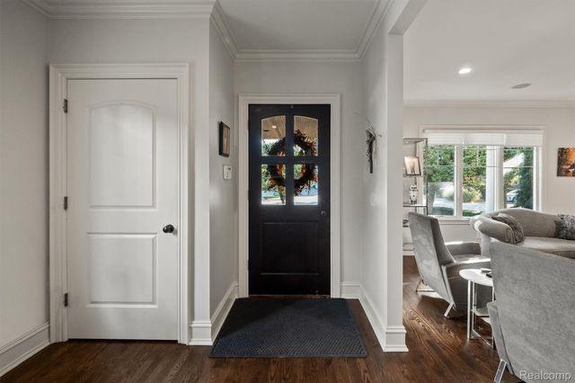 570 Pierce Street, Birmingham, MI 48009