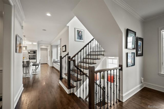 570 Pierce Street, Birmingham, MI 48009