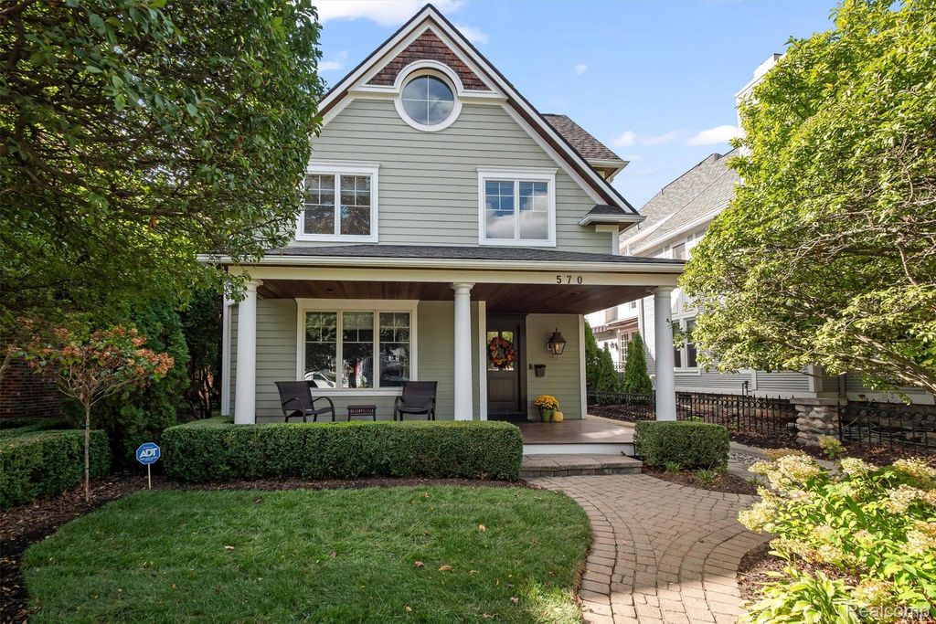 570 Pierce Street, Birmingham, MI 48009