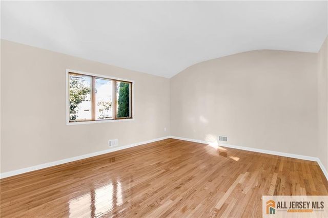 102 Avonridge Road, Raritan, NJ 08869