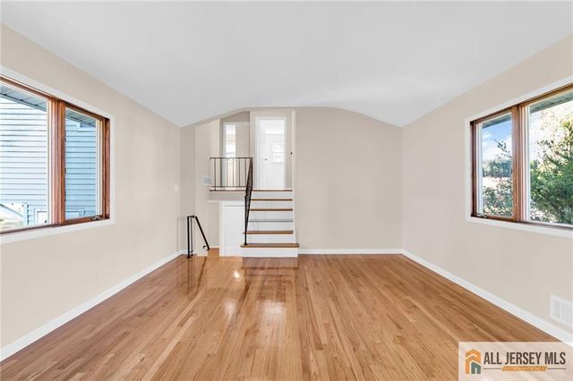 102 Avonridge Road, Raritan, NJ 08869