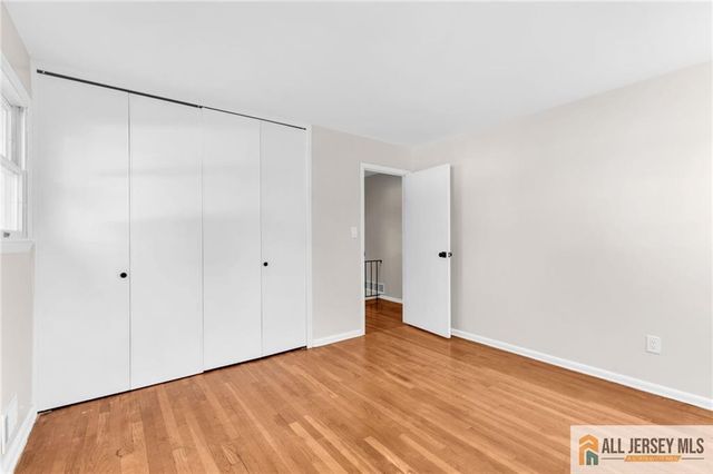 102 Avonridge Road, Raritan, NJ 08869