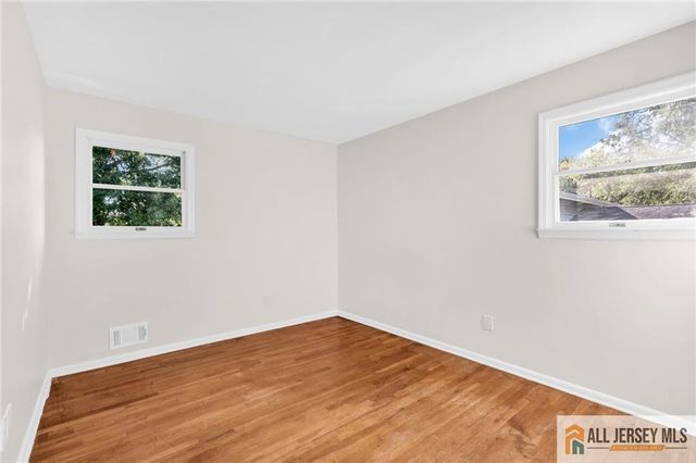 102 Avonridge Road, Raritan, NJ 08869
