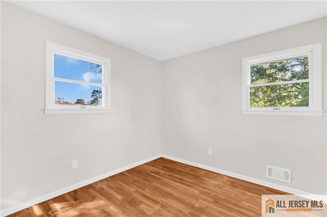 102 Avonridge Road, Raritan, NJ 08869