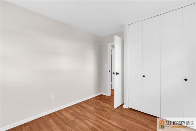 102 Avonridge Road, Raritan, NJ 08869