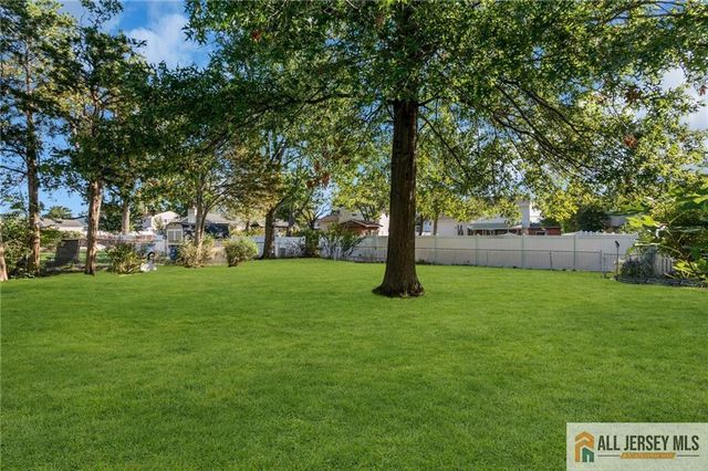 102 Avonridge Road, Raritan, NJ 08869