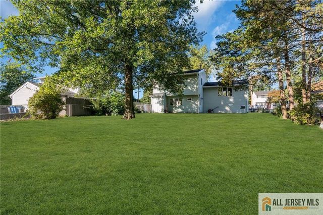 102 Avonridge Road, Raritan, NJ 08869