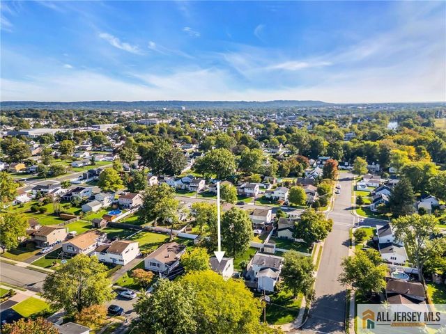 102 Avonridge Road, Raritan, NJ 08869