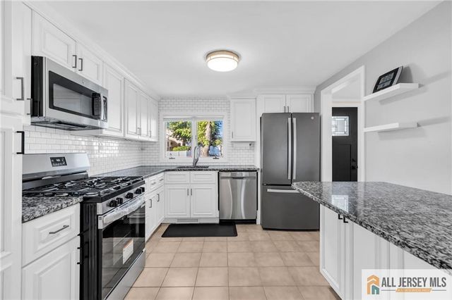 102 Avonridge Road, Raritan, NJ 08869