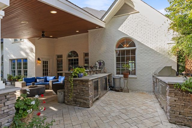 173 Allenhurst Cir, Franklin, TN 37067