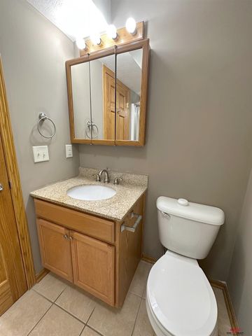 5242 N 9Th Circle, Lincoln, NE 68521
