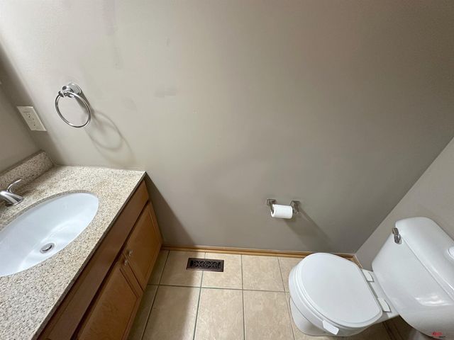 5242 N 9Th Circle, Lincoln, NE 68521