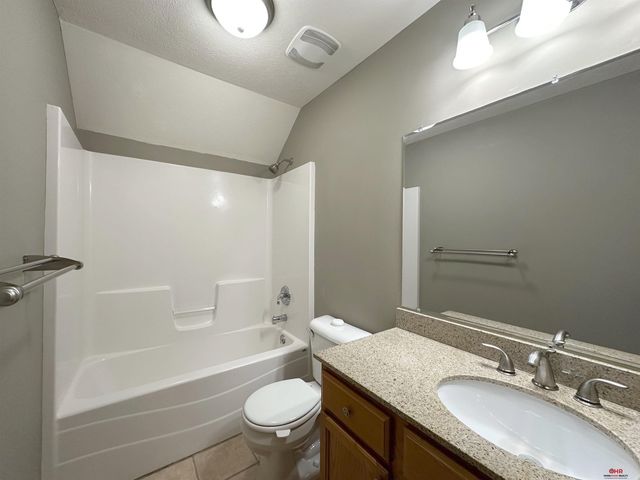 5242 N 9Th Circle, Lincoln, NE 68521