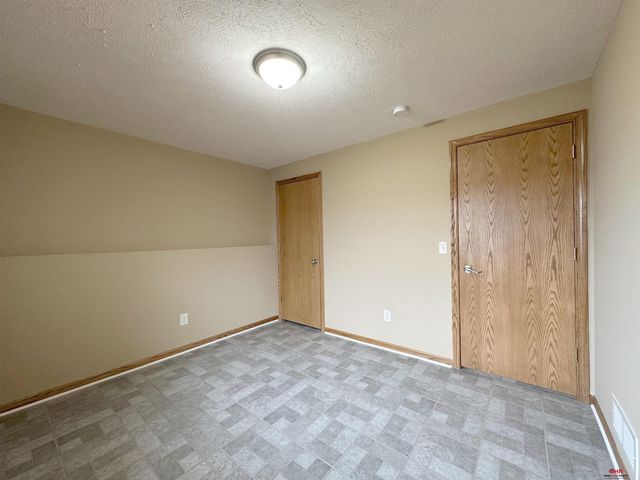 5242 N 9Th Circle, Lincoln, NE 68521