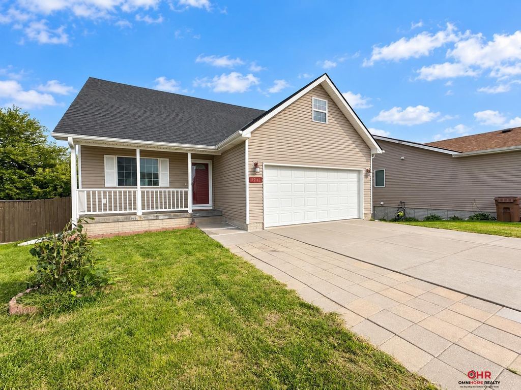5242 N 9Th Circle, Lincoln, NE 68521