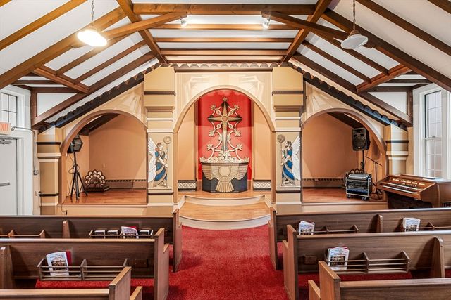 10 Overlook St, Grafton, MA 01536