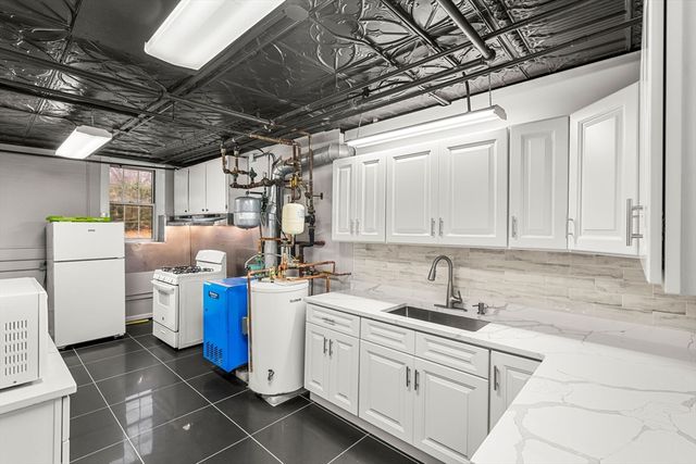 10 Overlook St, Grafton, MA 01536