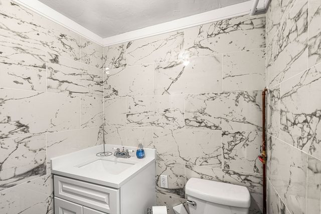 10 Overlook St, Grafton, MA 01536