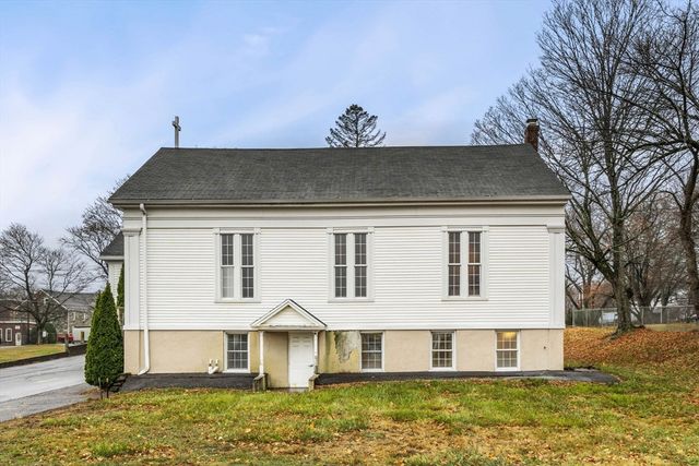 10 Overlook St, Grafton, MA 01536