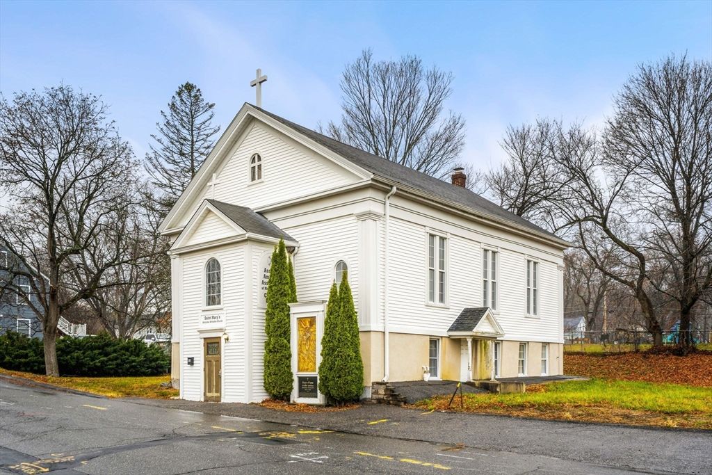 10 Overlook St, Grafton, MA 01536