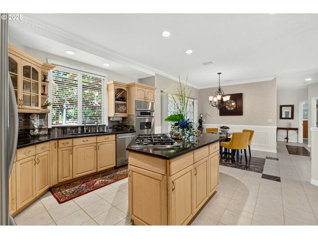 3555 VISTA RIDGE Dr, West Linn, OR 97068