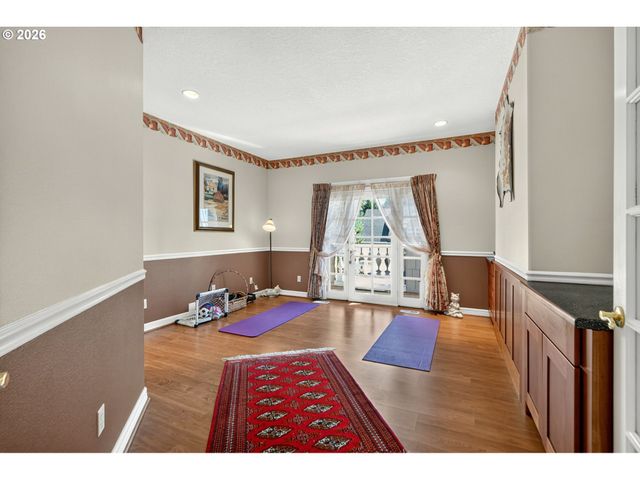 3555 VISTA RIDGE Dr, West Linn, OR 97068