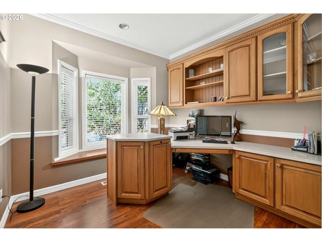 3555 VISTA RIDGE Dr, West Linn, OR 97068