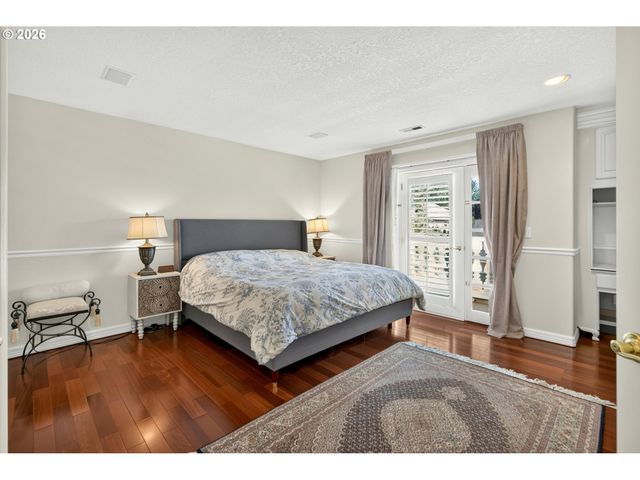 3555 VISTA RIDGE Dr, West Linn, OR 97068