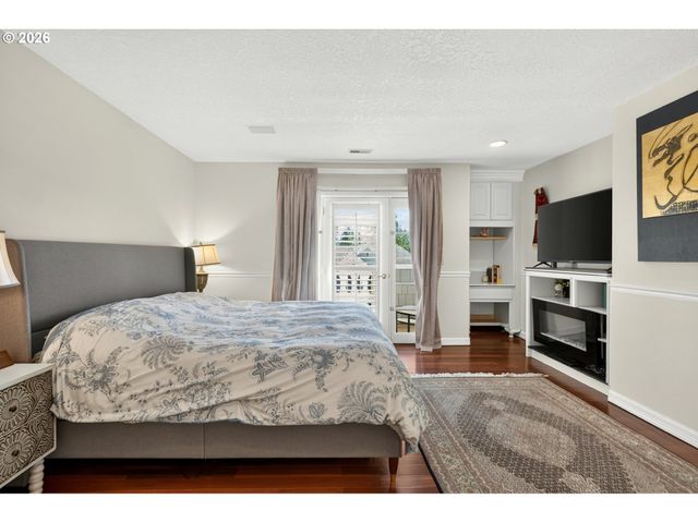 3555 VISTA RIDGE Dr, West Linn, OR 97068