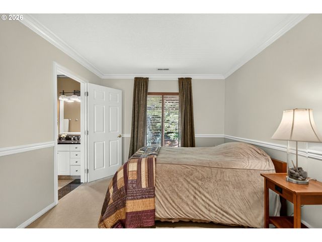 3555 VISTA RIDGE Dr, West Linn, OR 97068
