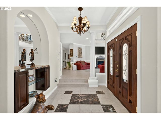 3555 VISTA RIDGE Dr, West Linn, OR 97068